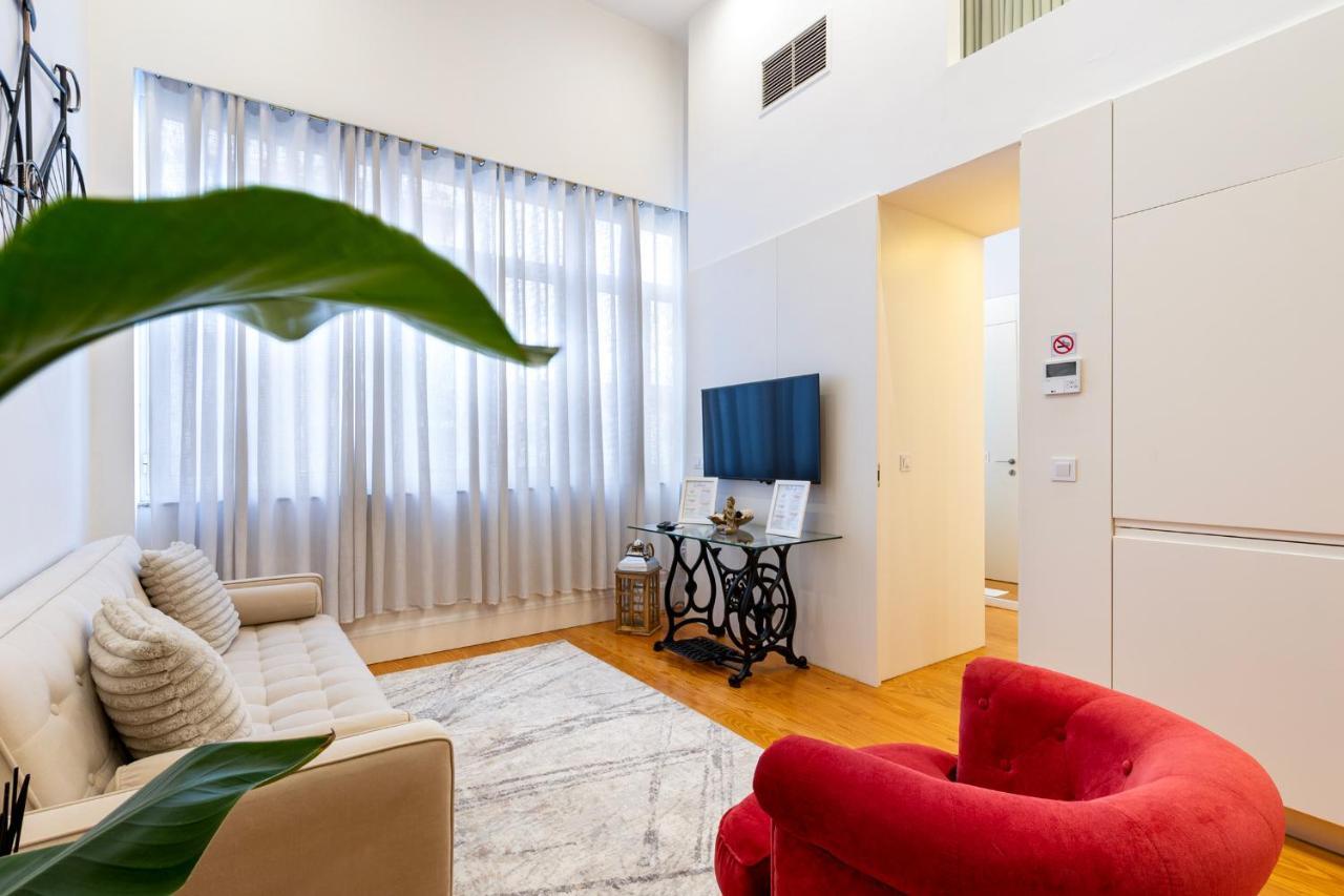 City Center Modern Apartment In Porto Luaran gambar