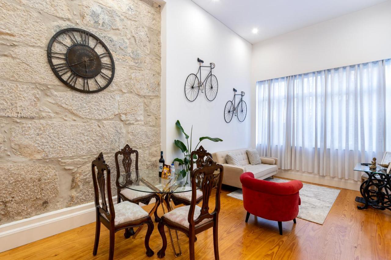 City Center Modern Apartment In Porto Luaran gambar