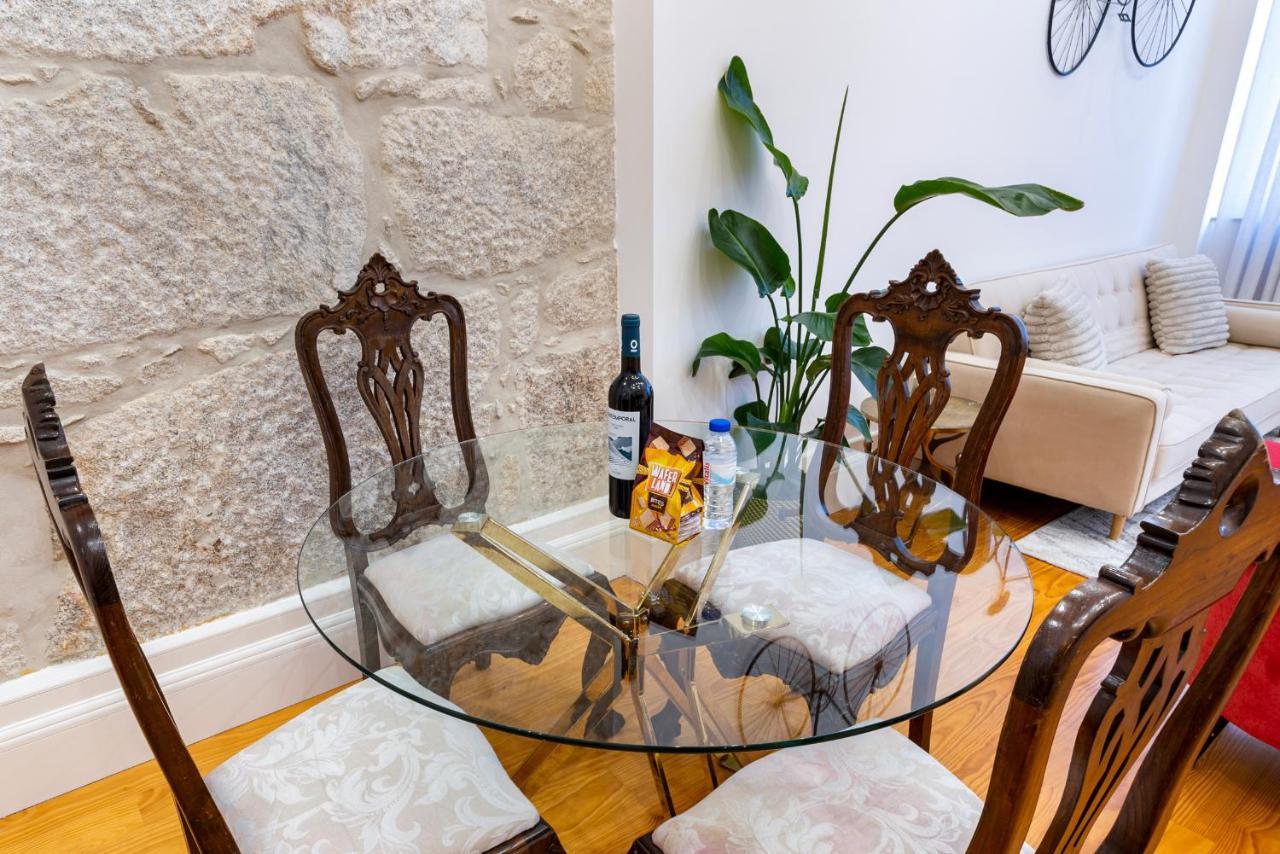 City Center Modern Apartment In Porto Luaran gambar