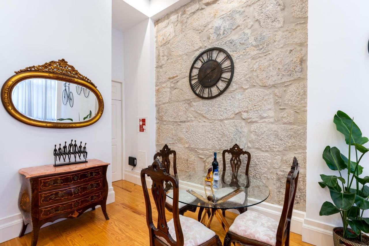 City Center Modern Apartment In Porto Luaran gambar
