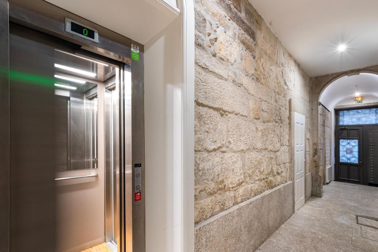 City Center Modern Apartment In Porto Luaran gambar