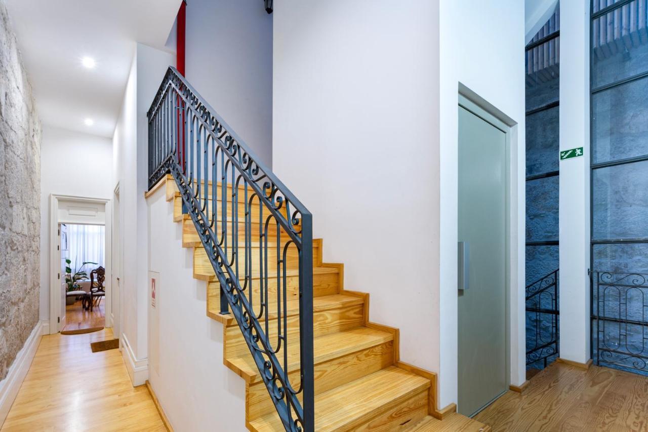City Center Modern Apartment In Porto Luaran gambar