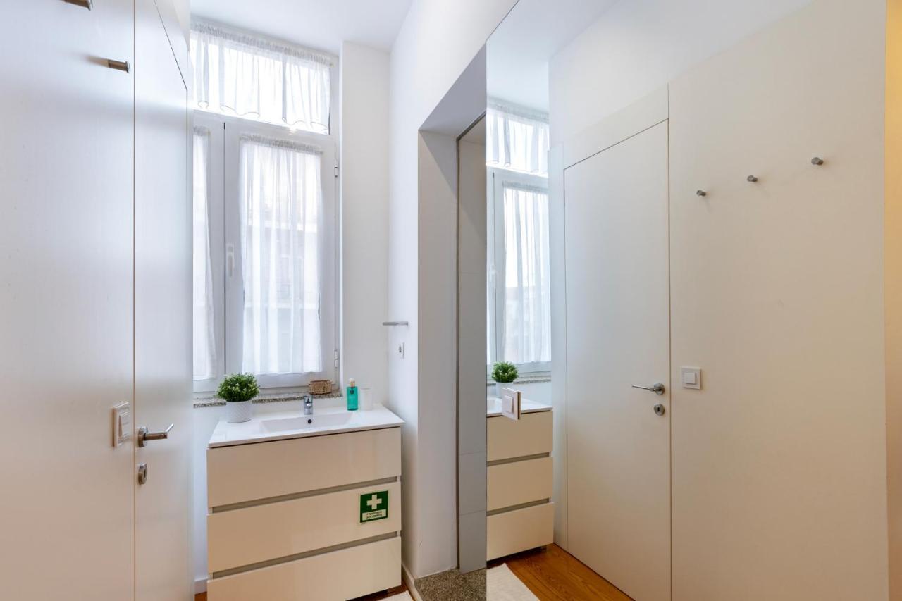 City Center Modern Apartment In Porto Luaran gambar